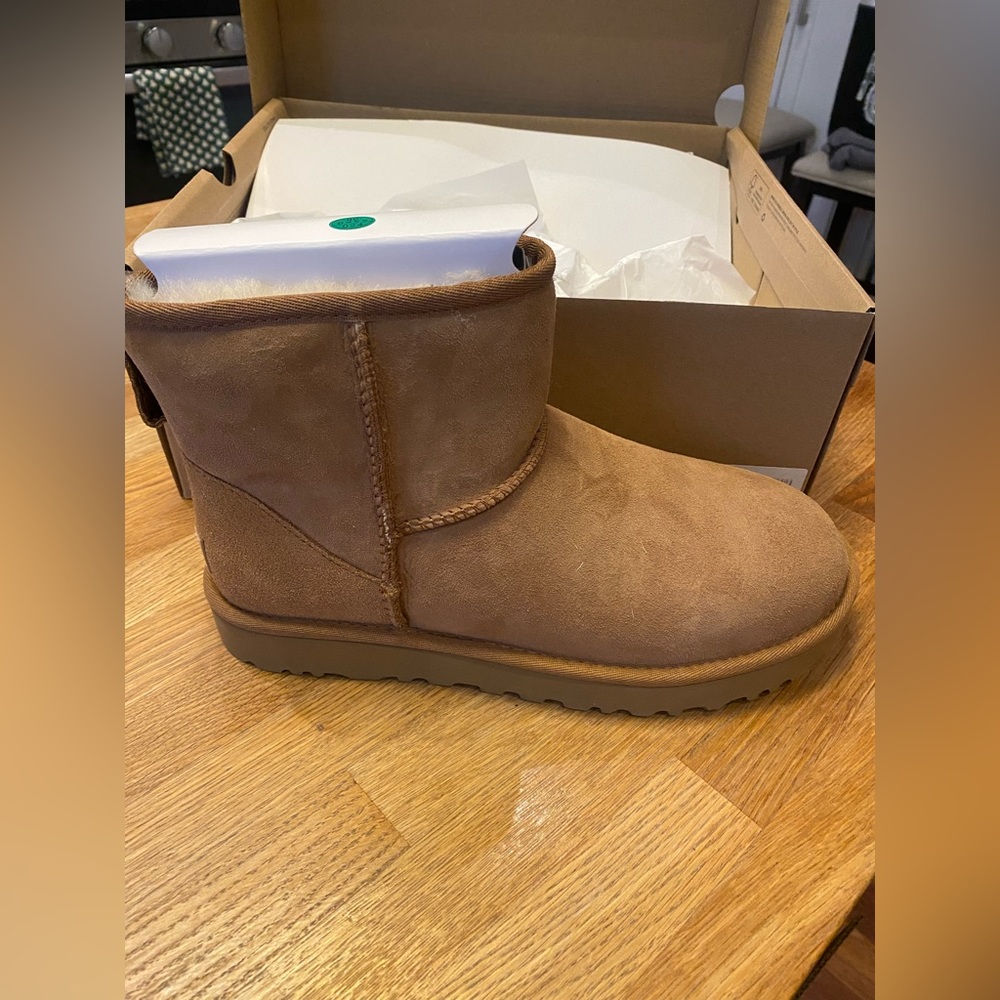 Ugg Women Classic Mini II